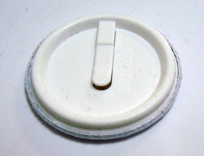 סיכת כפתור דש עם קליפס, נילי