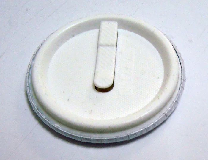 סיכת כפתור דש עם קליפס, נילי