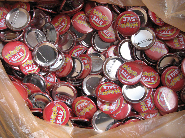 יצור סיכות דש עגולות, נילי